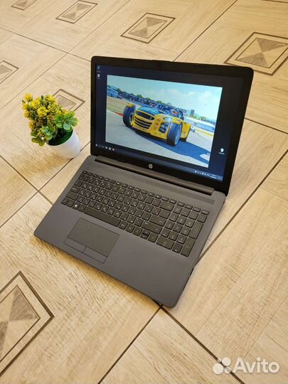 Как новый. Ryzen 5-3500. FHD. 8GB/256SSD/15,6