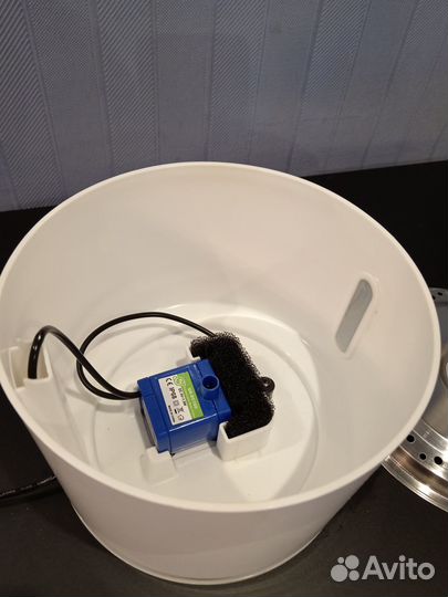 Фонтан поилка для кошек