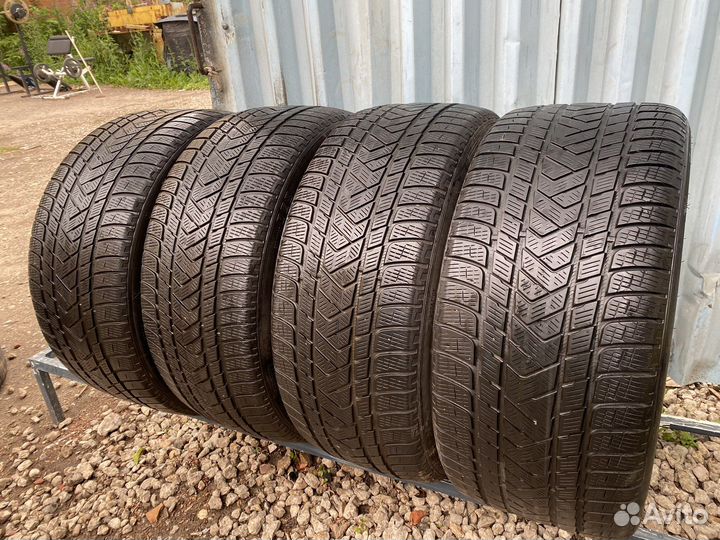 Pirelli Scorpion Winter 265/40 R21 и 295/35 R21