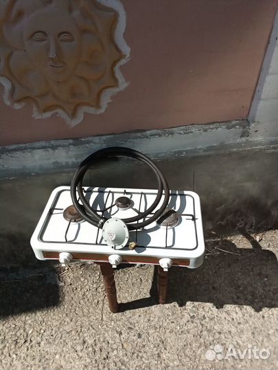 Продам газовую плиту
