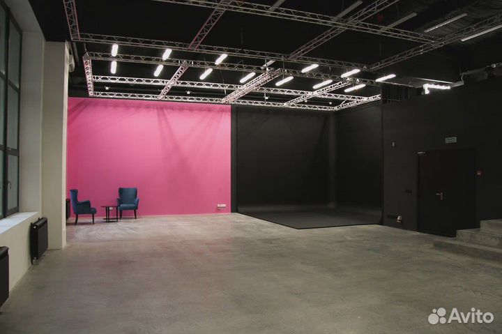 Почасовая аренда съёмочного павильона 195 м²