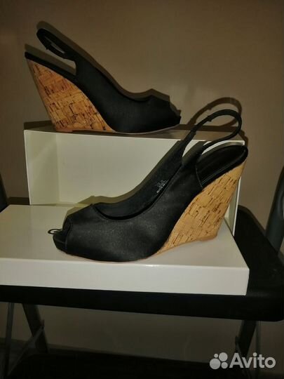 Босоножки женские