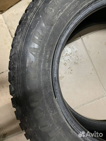 Goodyear UltraGrip 245/65 R17 111T