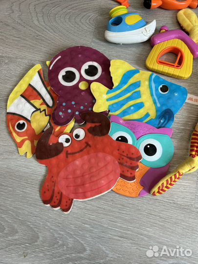 Развивающие игрушки для малышей пакетом