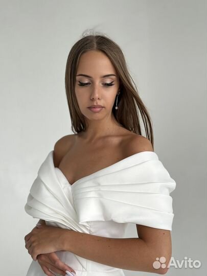 Платье свадебное новое размеры 42/44/46