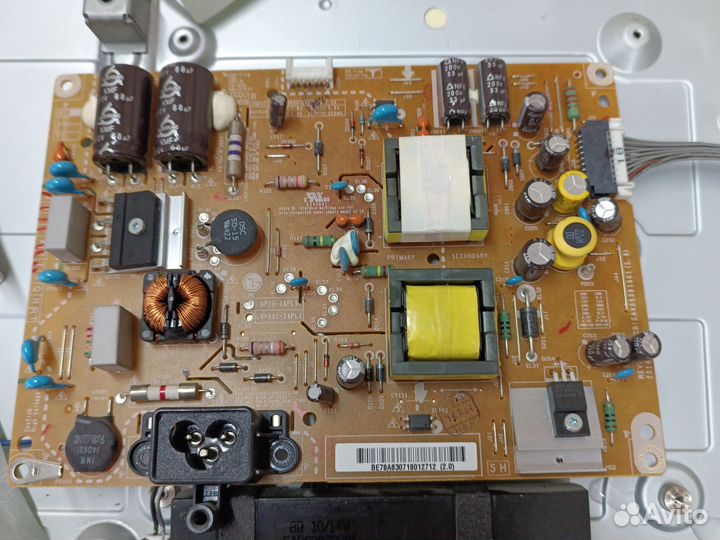 Материнские платы от разных телевизоров