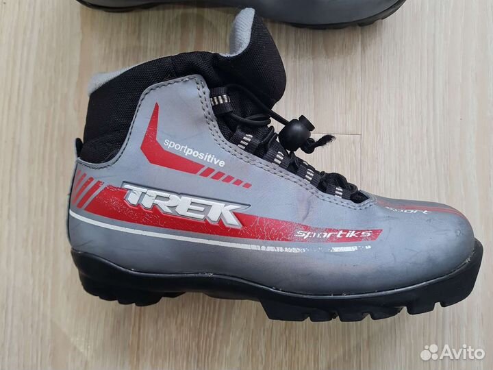 Лыжные ботинки 33 трэк