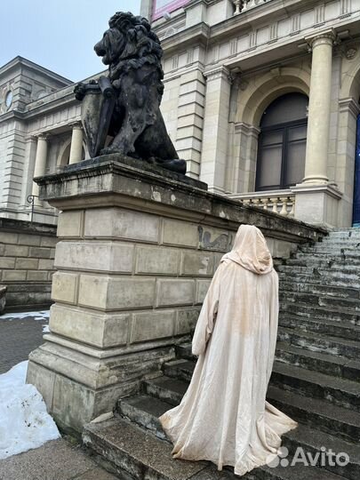 Мантия с капюшоном