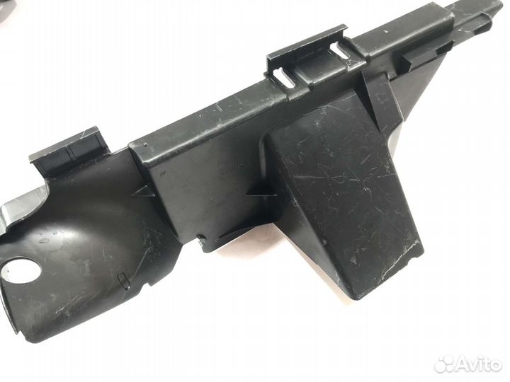 Дефлектор левый Volkswagen Touareg