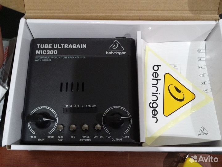 Ламповый предусилитель behringer mic300