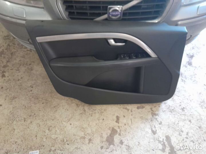 Обшивка двери volvo XC70