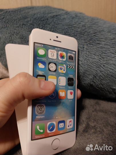 Фейковый iPhone 5 с чехлом