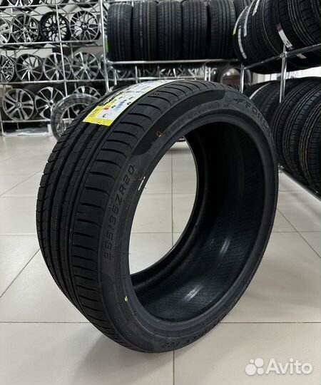 Forceland Vitality F22 285/35 R20 104Y