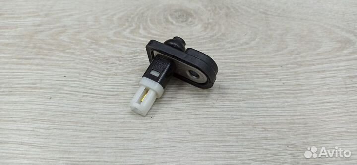 Концевик Hyundai solaris 2 Лев, Прав