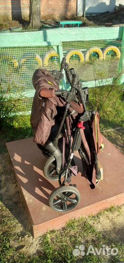 Прогулочная коляска
