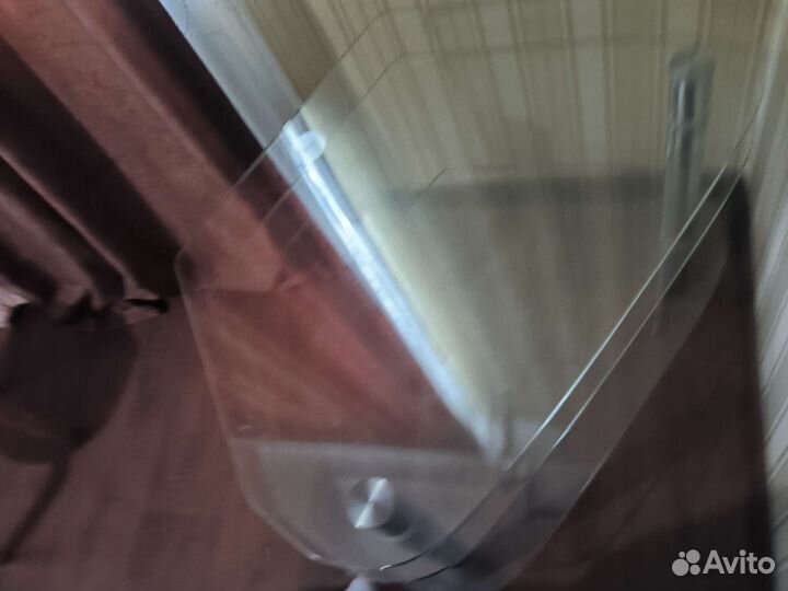 Стеклянная тумба под тв