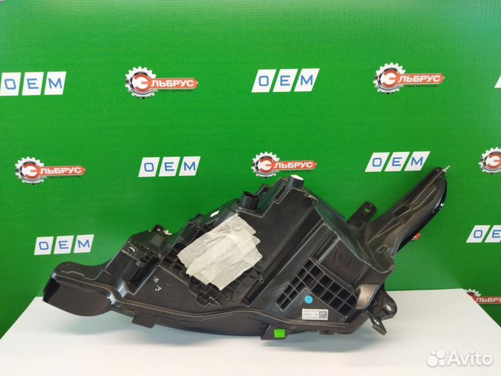 Фара правая Range Rover Sport