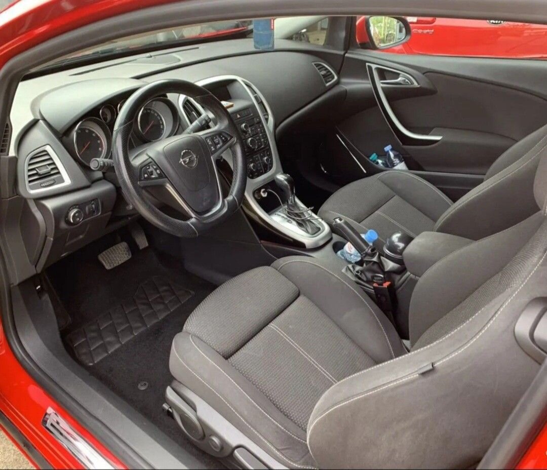 Opel Astra GTC: фото владельца