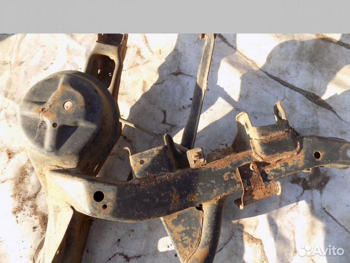 Балка задняя Pajero/Montero (V8, V9) 2007