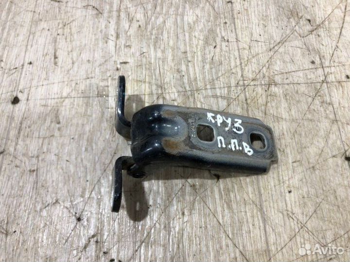 Петля двери передняя правая Chevrolet Cruze