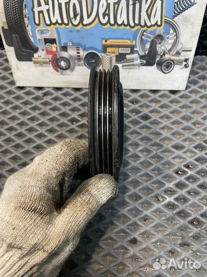 Шкив помпы Nissan Primera P12 02г. 1.8 QG18