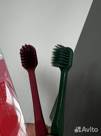 Зубная щетка