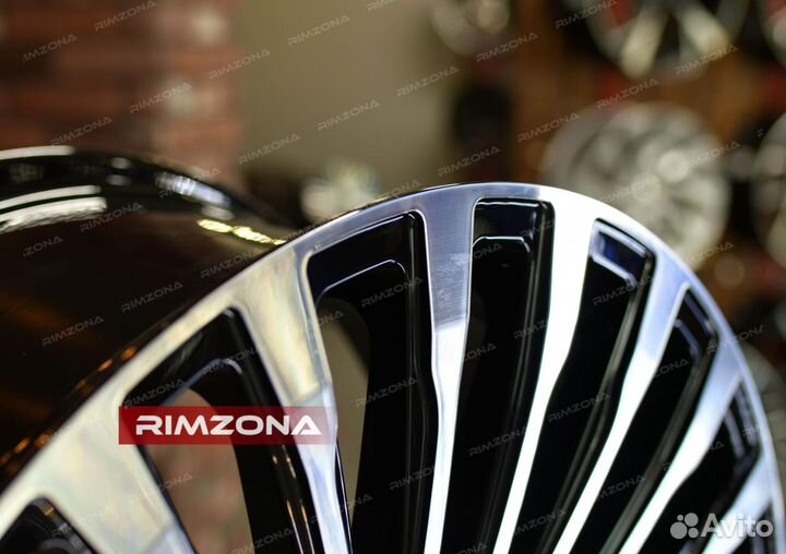 Кованые диски R22 на Range Rover Sport