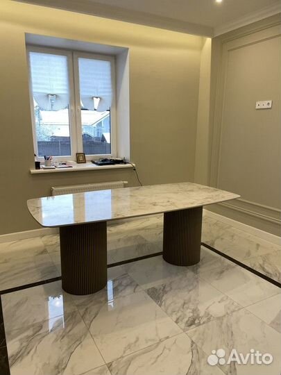 Стол c дизайнерской ножкой Вельвет керамогранит