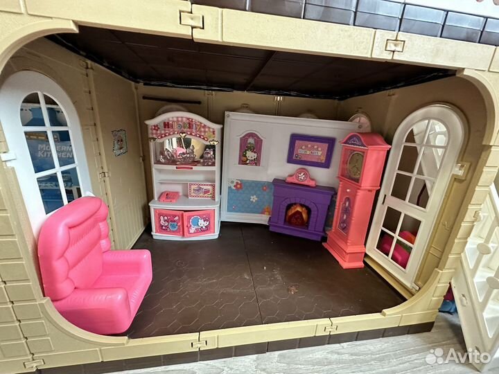 Кукольный дом с мебелью
