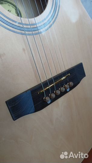 Акустическая гитара