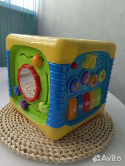 Музыкальная игрушка куб