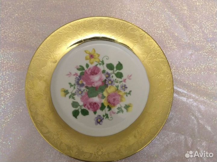 Настенная тарелка