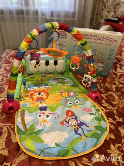 Развивающий коврик с пианино