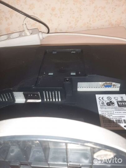 Монитор 19 дюймов