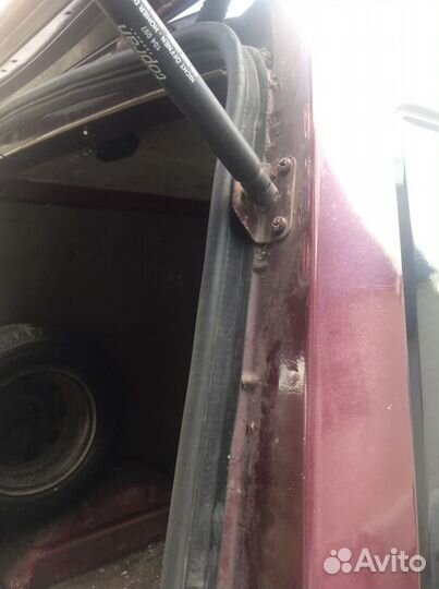 Уплотнитель задней двери на Volkswagen T4 (новый)