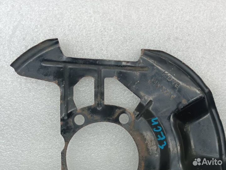 Пыльник тормозного диска передний правый Mazda