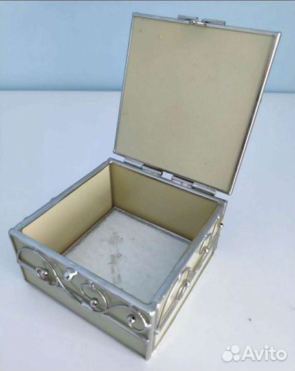 Шкатулка для украшений