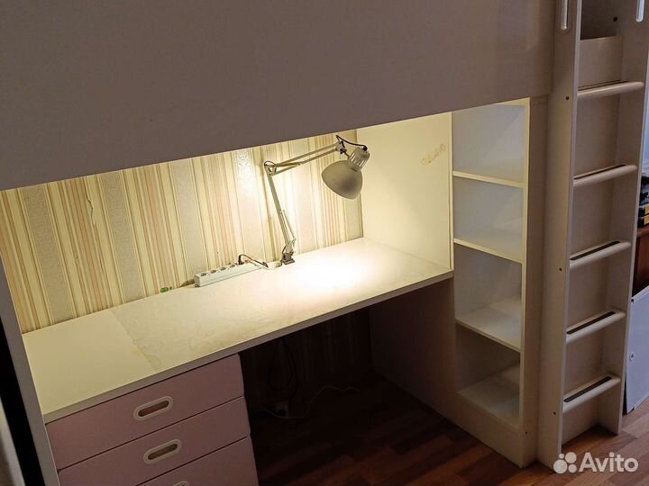 Кровать чердак IKEA (стува) со столом