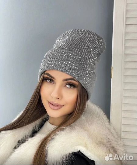 Шапка со стразами женская