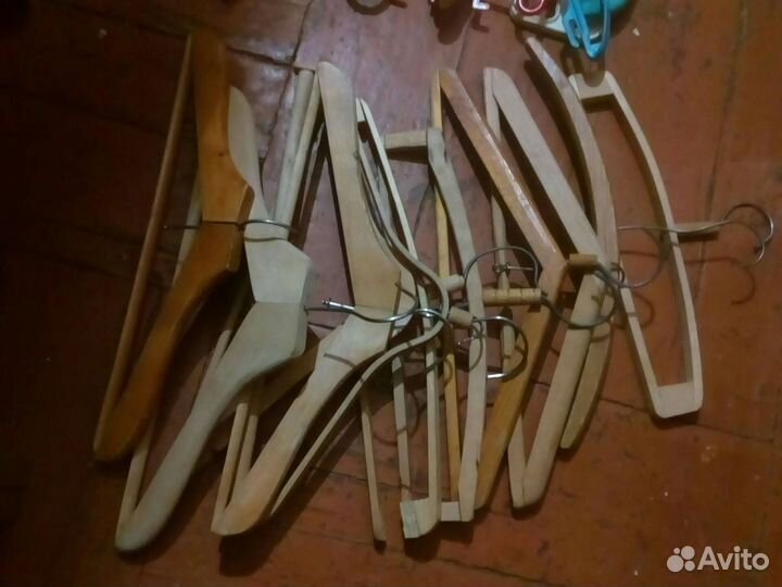 Вешалки плечики деревянные,поастмковые 50