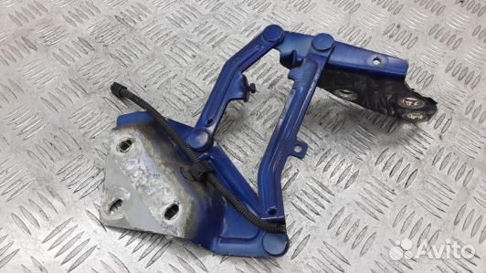 Петля капота volkswagen touareg 7L (96P02D501)