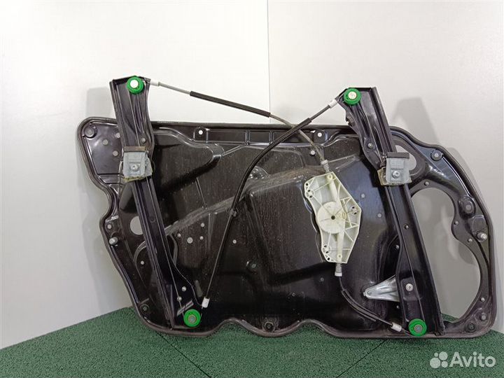 Стеклоподъемник передний правый Vw Passat B7 2011