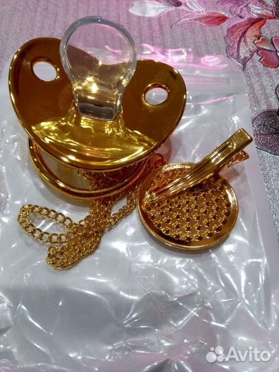 Именная соска-пустышка со стразами