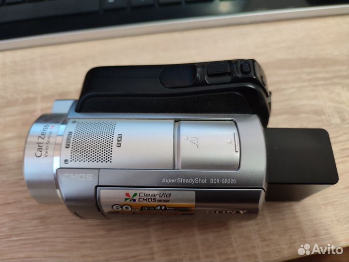 Видеокамера sony DCR-SR220