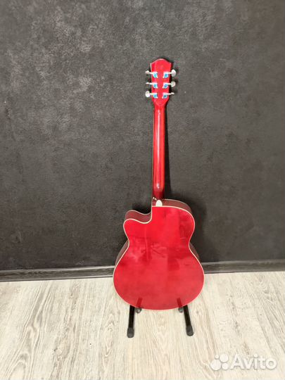 Акустическая гитара