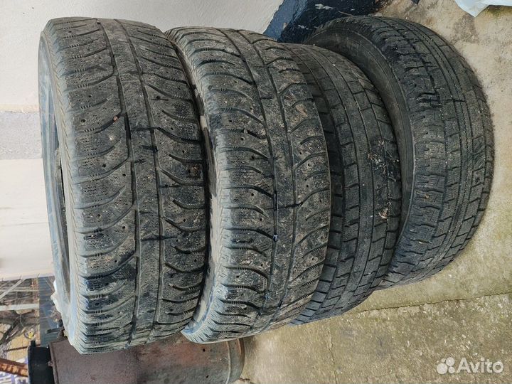 Bridgestone Ice Cruiser 7000 195/60 R15