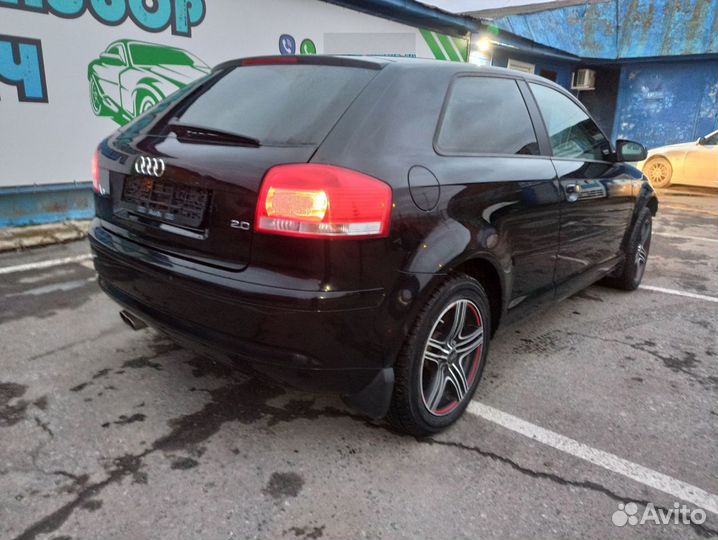 Накладка декоративная Audi A3 8P1863075A Отличное