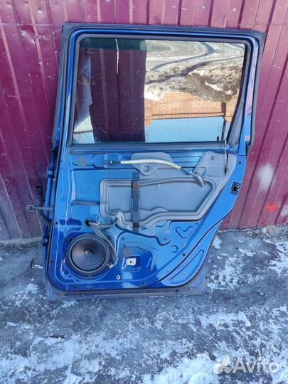 Дверь задняя правая Volvo xc70 1 sz