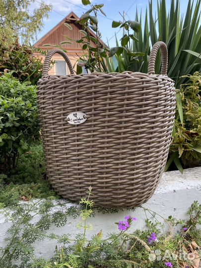 Корзина из ротанга