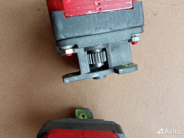 Двигатель шаговый дш42-0,28-3, 6